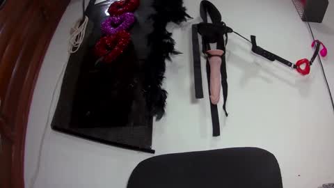 Snapshot of ashleyreyes_ chatting on 02/18/25, 03:21 Ashley online show from 02/18/25, 03:21