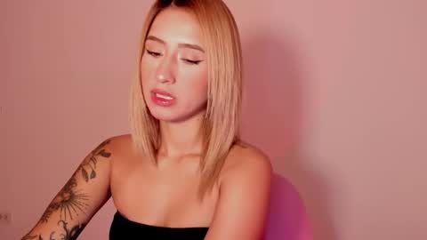 dahiana online show from 10/15/25, 04:07