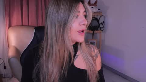 Ashley Lauren online show from 10/23/25, 04:12