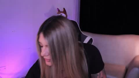 Ashley Lauren online show from 10/30/25, 04:14