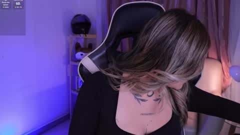 Ashley Lauren online show from 12/03/25, 04:09