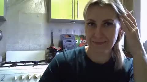 Snapshot of ashleyxhoney chatting on 10/24/25, 06:43 AshleyXHoney online show from 10/24/25, 06:43