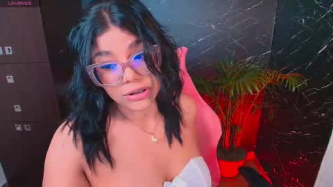 Ashleyy18   online show from 10/16/25, 02:56