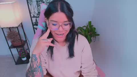 Snapshot of ashleyy18__ chatting on 07/01/26, 05:02 Ashleyy18 online show from 07/01/26, 05:02