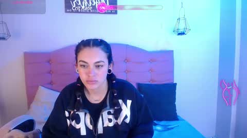 Snapshot of ashleyy_ls chatting on 03/04/25, 03:33 kylie online show from 03/04/25, 03:33