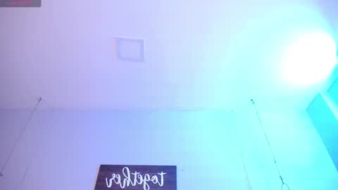 Snapshot of ashleyy_ls chatting on 03/08/25, 03:39 kylie online show from 03/08/25, 03:39