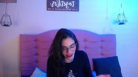 Snapshot of ashleyy_ls chatting on 03/08/25, 06:43 kylie online show from 03/08/25, 06:43