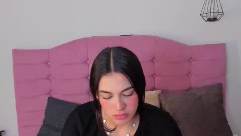 Snapshot of ashleyy_ls chatting on 10/18/25, 01:52 kylie online show from 10/18/25, 01:52