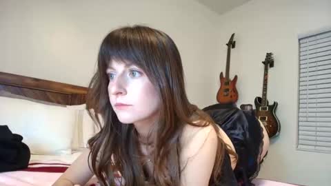 Snapshot of ashleyyylove13 chatting on 05/18/26, 05:24 Ashley Love online show from 05/18/26, 05:24