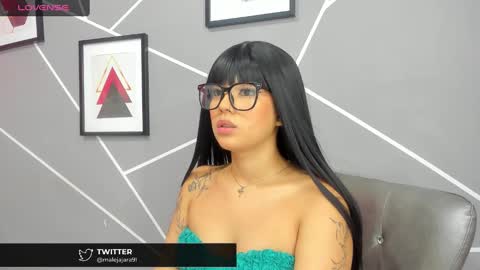 Snapshot of ashliekitty_011 chatting on 12/14/24, 12:33 Ashlie online show from 12/14/24, 12:33