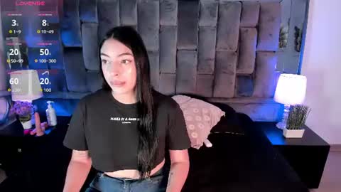 Snapshot of ashly_bloom chatting on 06/25/26, 02:55 Ashly online show from 06/25/26, 02:55