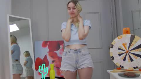 Snapshot of ashly_cherry chatting on 10/06/25, 11:51 ashly_cherry online show from 10/06/25, 11:51