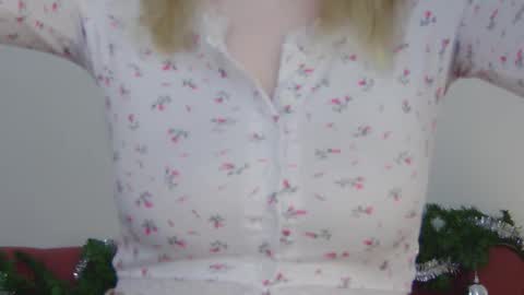 Snapshot of ashly_cherry chatting on 12/02/25, 11:15 ashly_cherry online show from 12/02/25, 11:15