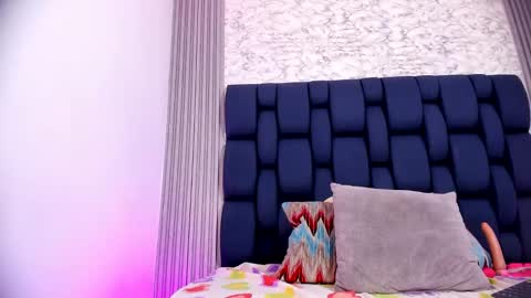 ashlybenison online show from 01/28/25, 06:05