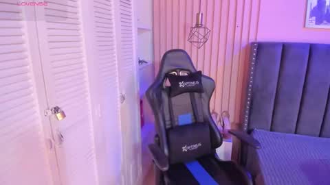 ashlye_miller_ online show from 02/19/25, 10:34