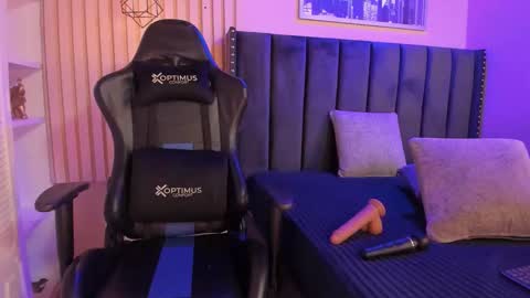 ashlye_miller_ online show from 10/15/25, 04:12