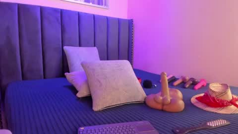 ashlye_miller_ online show from 05/30/26, 08:06