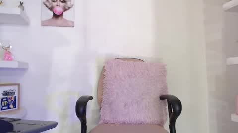 Snapshot of ashlyvesneva chatting on 02/16/25, 10:21 Ashly online show from 02/16/25, 10:21