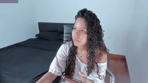 ashlyviper77 online show from 11/27/25, 12:13