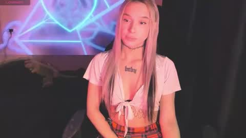 Mila online show from 02/01/26, 05:17