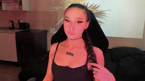 Mila online show from 06/08/26, 05:41