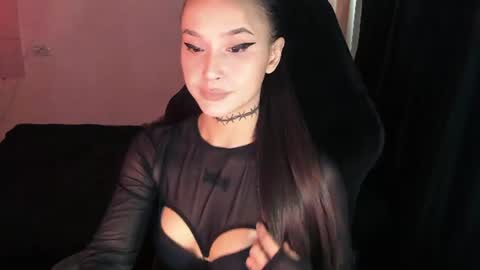 Mila online show from 06/17/26, 05:32