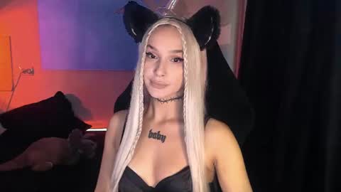 Mila online show from 06/18/26, 05:19
