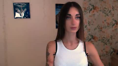 Snapshot of asia_n_ chatting on 10/25/25, 08:33 asia_n_ online show from 10/25/25, 08:33