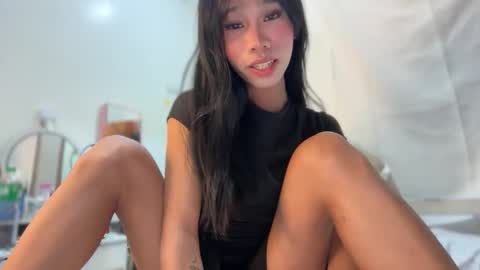 Snapshot of asian_aki chatting on 06/08/26, 01:33 Marj online show from 06/08/26, 01:33