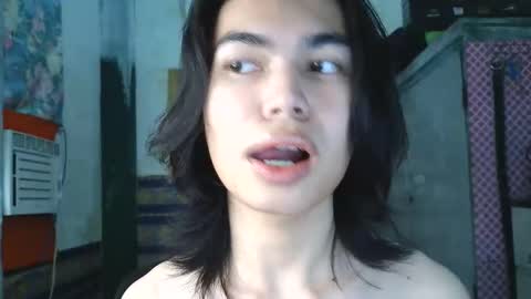 Snapshot of asian_babyboi chatting on 12/18/25, 11:44 asian_babyboi online show from 12/18/25, 11:44