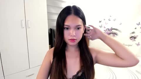 Snapshot of asian_cecilyxx chatting on 11/27/25, 05:26 Cecily online show from 11/27/25, 05:26