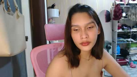 Snapshot of asian_glamm chatting on 10/16/25, 08:37 ANITA online show from 10/16/25, 08:37