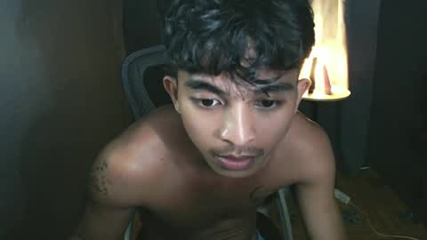Snapshot of asian_hunk_moreno chatting on 06/19/26, 05:28 Yuri online show from 06/19/26, 05:28
