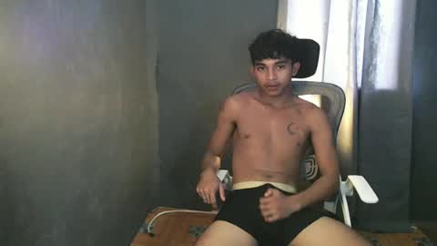 Snapshot of asian_hunk_moreno chatting on 07/02/26, 04:29 Yuri online show from 07/02/26, 04:29