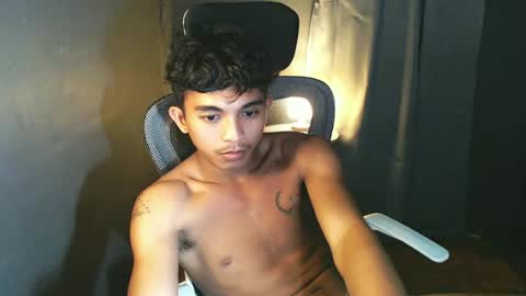 Snapshot of asian_hunk_moreno chatting on 07/02/26, 04:35 Yuri online show from 07/02/26, 04:35