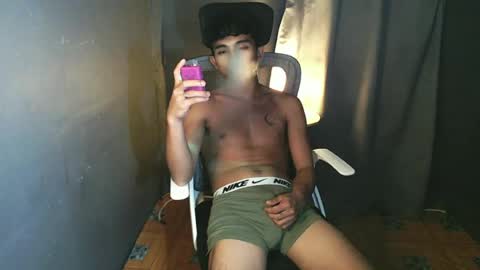 Snapshot of asian_hunk_moreno chatting on 07/03/26, 06:36 Yuri online show from 07/03/26, 06:36