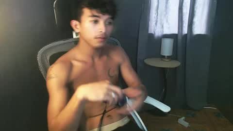 Snapshot of asian_hunk_moreno chatting on 07/08/26, 05:45 Yuri online show from 07/08/26, 05:45
