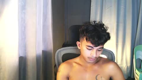 Snapshot of asian_hunk_moreno chatting on 07/21/26, 05:43 Yuri online show from 07/21/26, 05:43