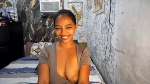 Snapshot of asian_janeth chatting on 07/09/26, 01:20 im janeth single mom online show from 07/09/26, 01:20