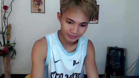 Snapshot of asian_lover05 chatting on 09/09/25, 05:12 asian_lover05 online show from 09/09/25, 05:12