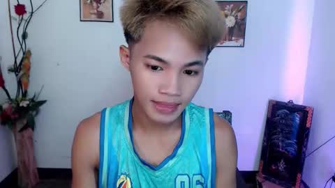 Snapshot of asian_lover05 chatting on 09/25/25, 03:49 asian_lover05 online show from 09/25/25, 03:49