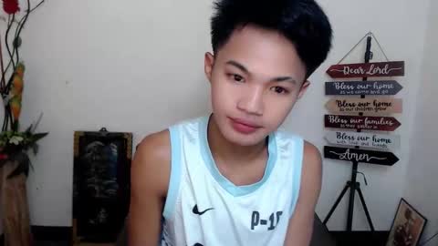 Snapshot of asian_lover05 chatting on 10/12/25, 04:06 asian_lover05 online show from 10/12/25, 04:06