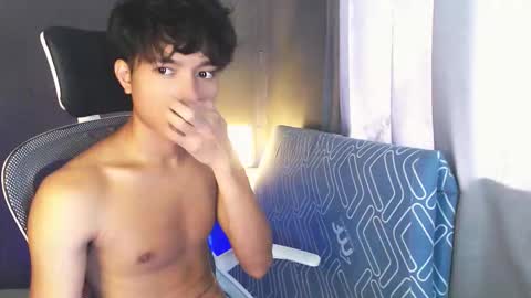 Snapshot of asian_mjxx chatting on 05/17/26, 06:44 cCALL ME MJ online show from 05/17/26, 06:44