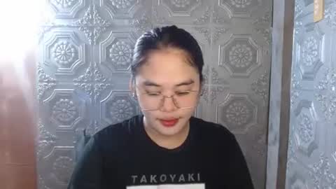 Snapshot of asian_nova chatting on 10/18/25, 07:42 asian_nova online show from 10/18/25, 07:42
