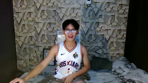 Snapshot of asian_wayne chatting on 12/05/24, 01:28 wayne online show from 12/05/24, 01:28