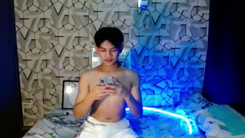 Snapshot of asian_wayne chatting on 12/06/24, 03:30 wayne online show from 12/06/24, 03:30