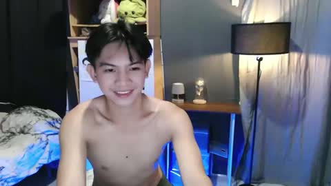 Snapshot of asian_wayne chatting on 02/12/25, 01:37 wayne online show from 02/12/25, 01:37