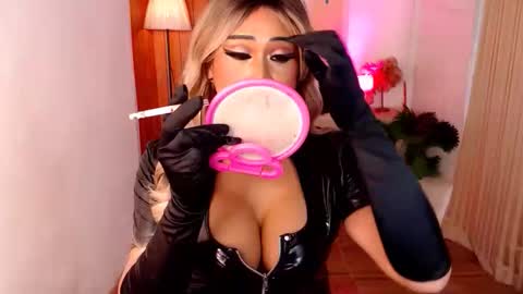 nicole online show from 10/09/25, 11:41