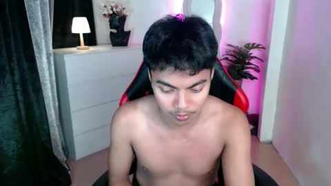 Snapshot of asianboyhunt chatting on 11/07/25, 06:41 Fev online show from 11/07/25, 06:41