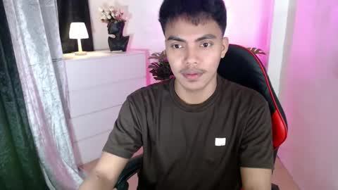 Snapshot of asianboyhunt chatting on 11/09/25, 03:16 Fev online show from 11/09/25, 03:16